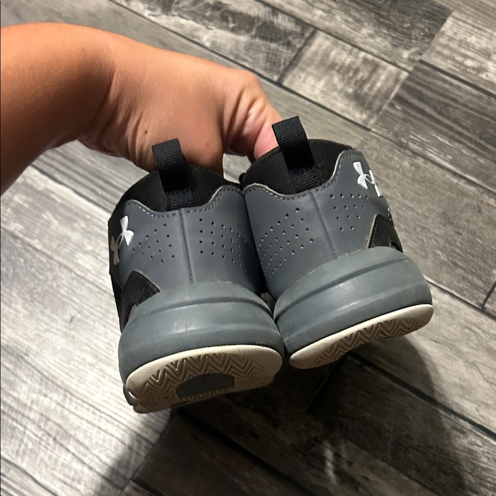 BUNDLE FOR DISCOUNT
Under Armour Kids Black and Gray Sneakers - Picture 4 of 5